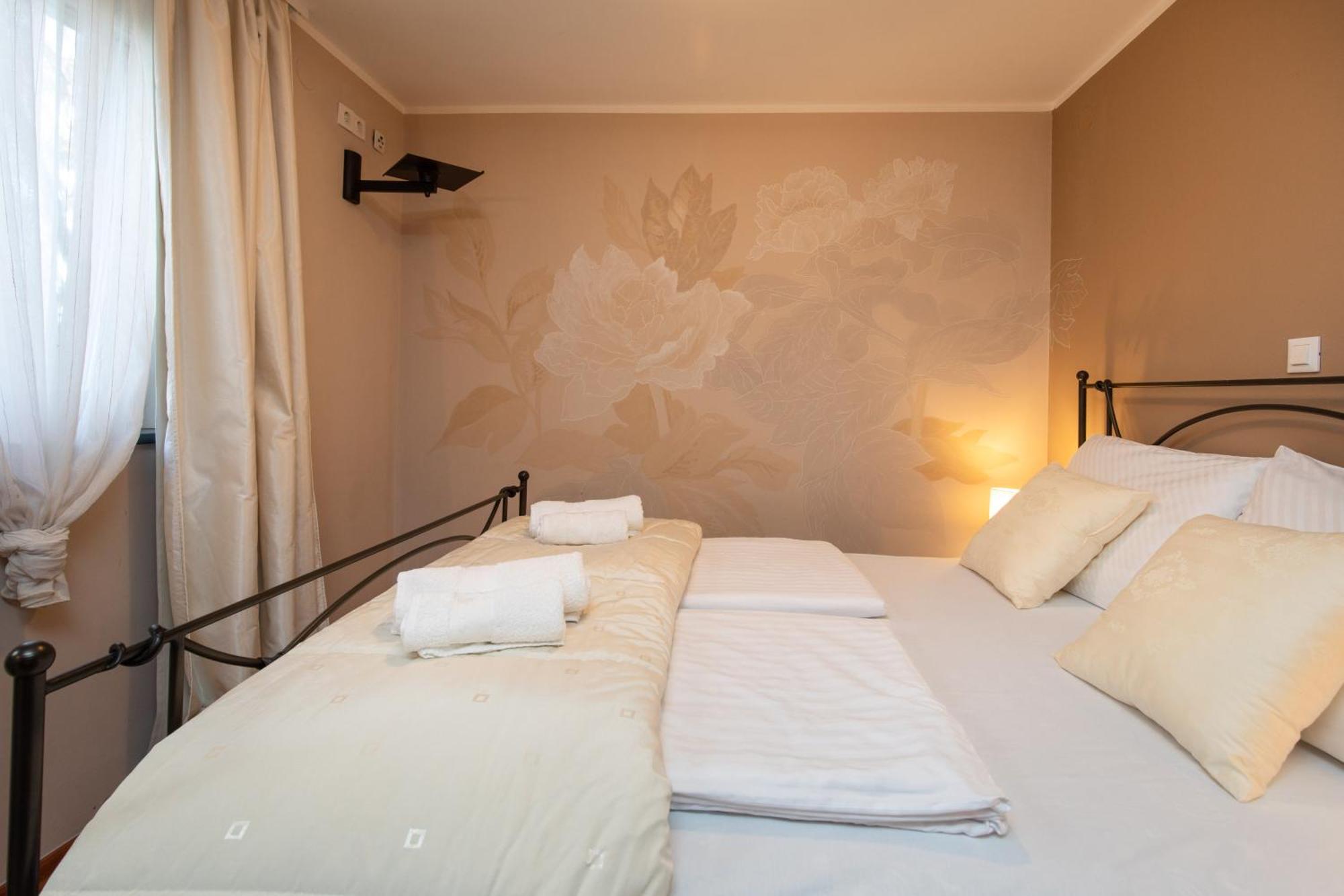 Lotus By El-pi Tours Apartment *